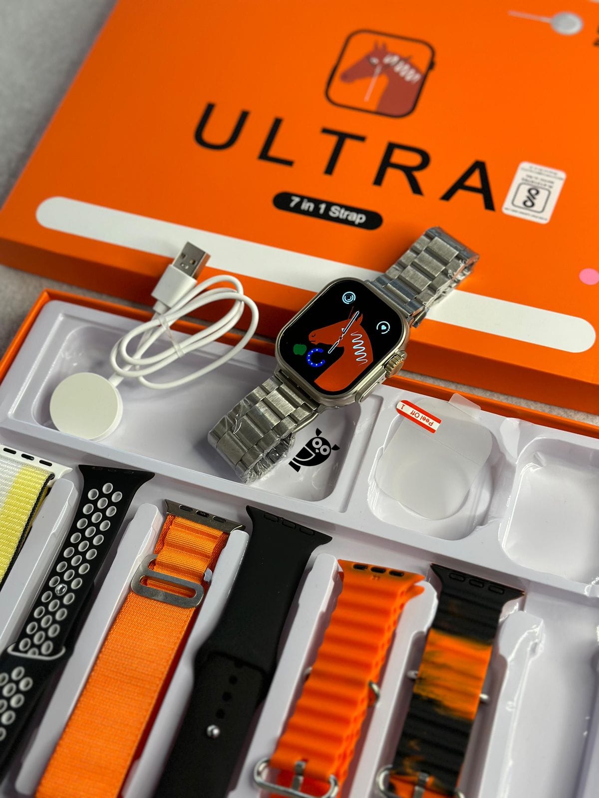 Premium Smartwatch Set with 7 Stylish Straps – Limited Stock